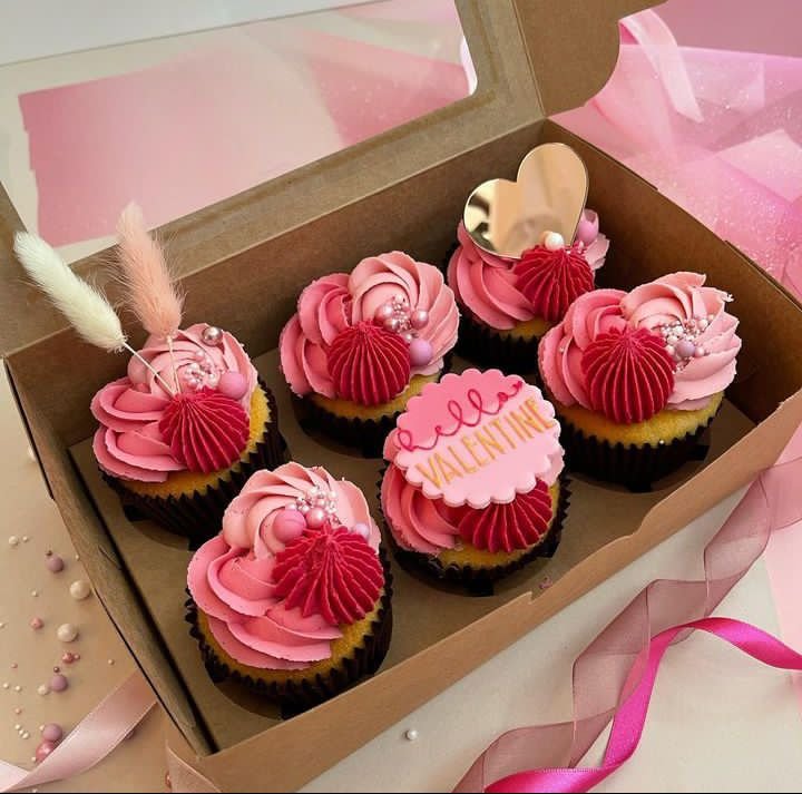 Custom & Themed Cakes