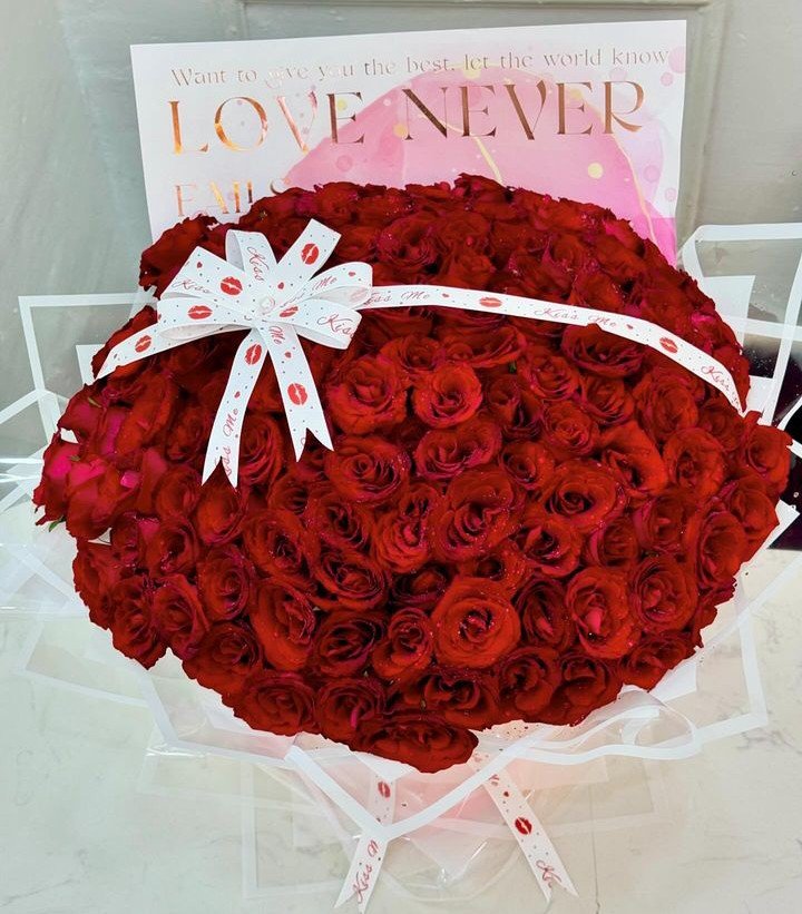 Flowers (Natural and artificial)